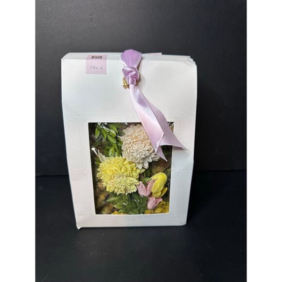Aromatique Smell of Spring Scented Potpourri Box 7oz - bag inside. opened unused - Picture 1 of 6